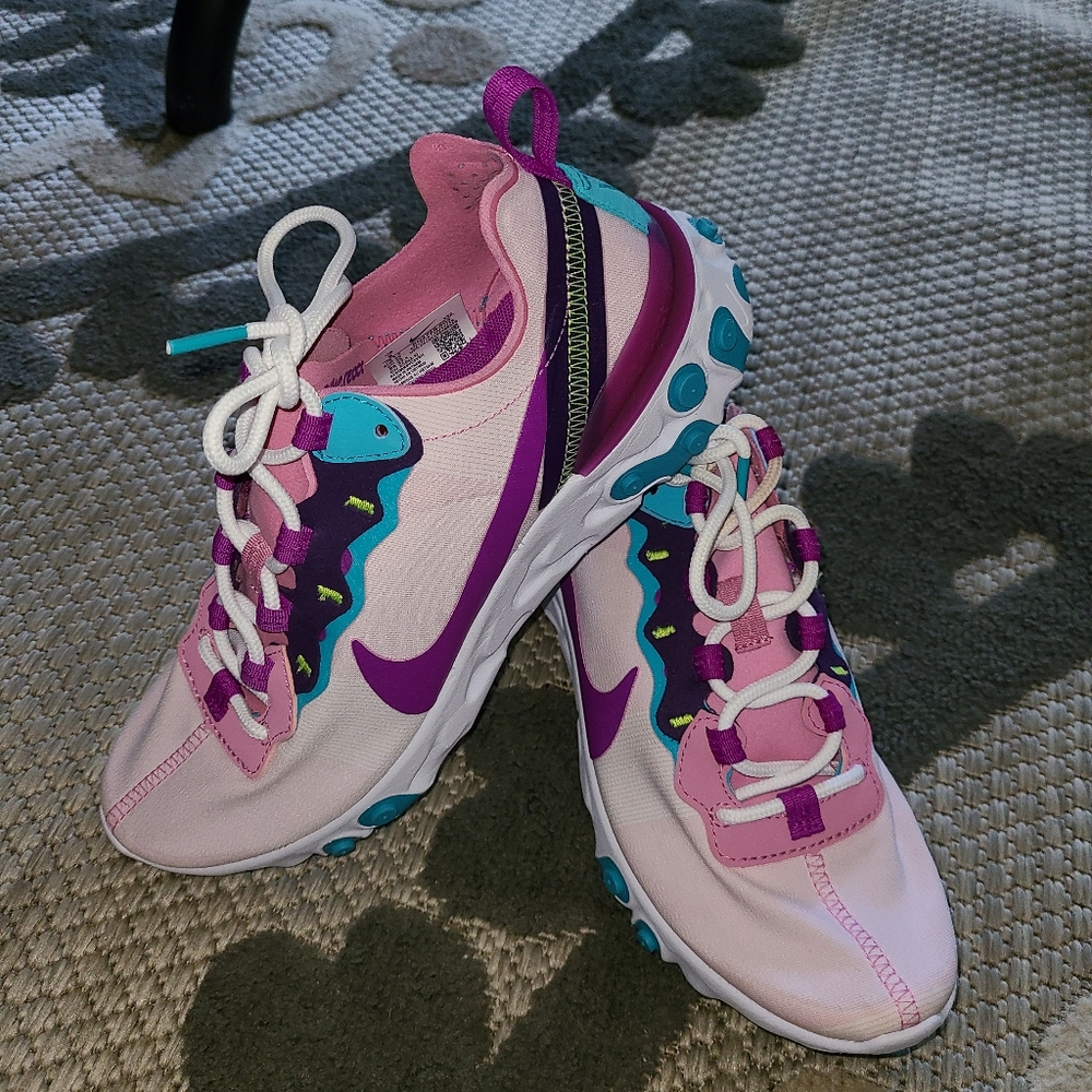 Nike React
